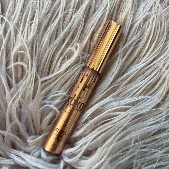 COPY - COPY - Kylie Cosmetics Lipstick - Picture 4 of 14